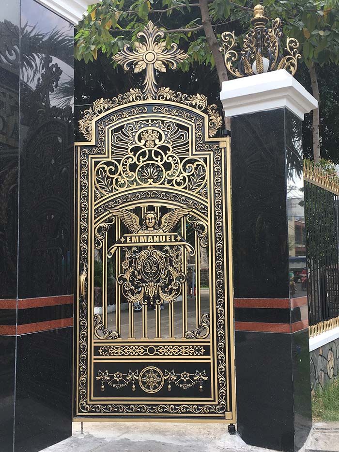 Mẫu cổng nhà thờ công giáo đẹp